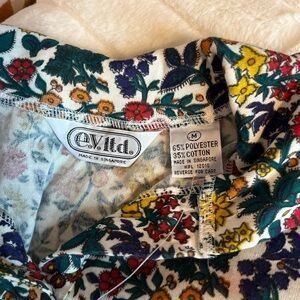 NWT Vintage EV LTD Women’s M Top Long Sleeve Red Green Floral Print Button Neck